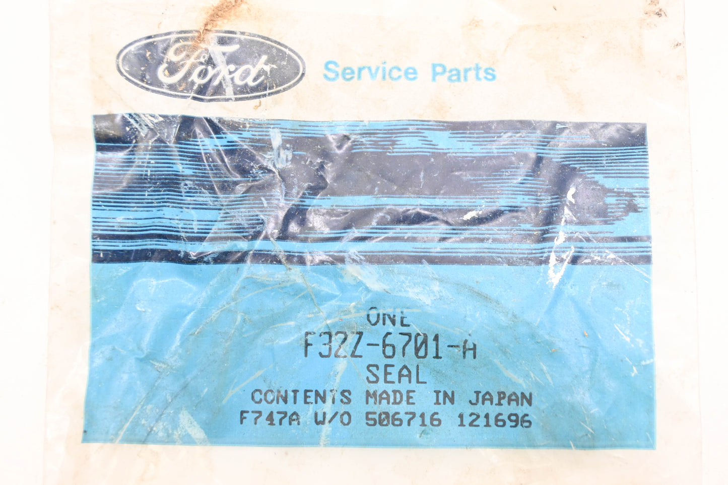 New OEM Ford F32Z-6701-A Cranshaft Seal NOS