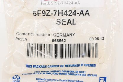 New OEM Ford 5F9Z-7H424-AA Transfer Case Shaft Seal NOS