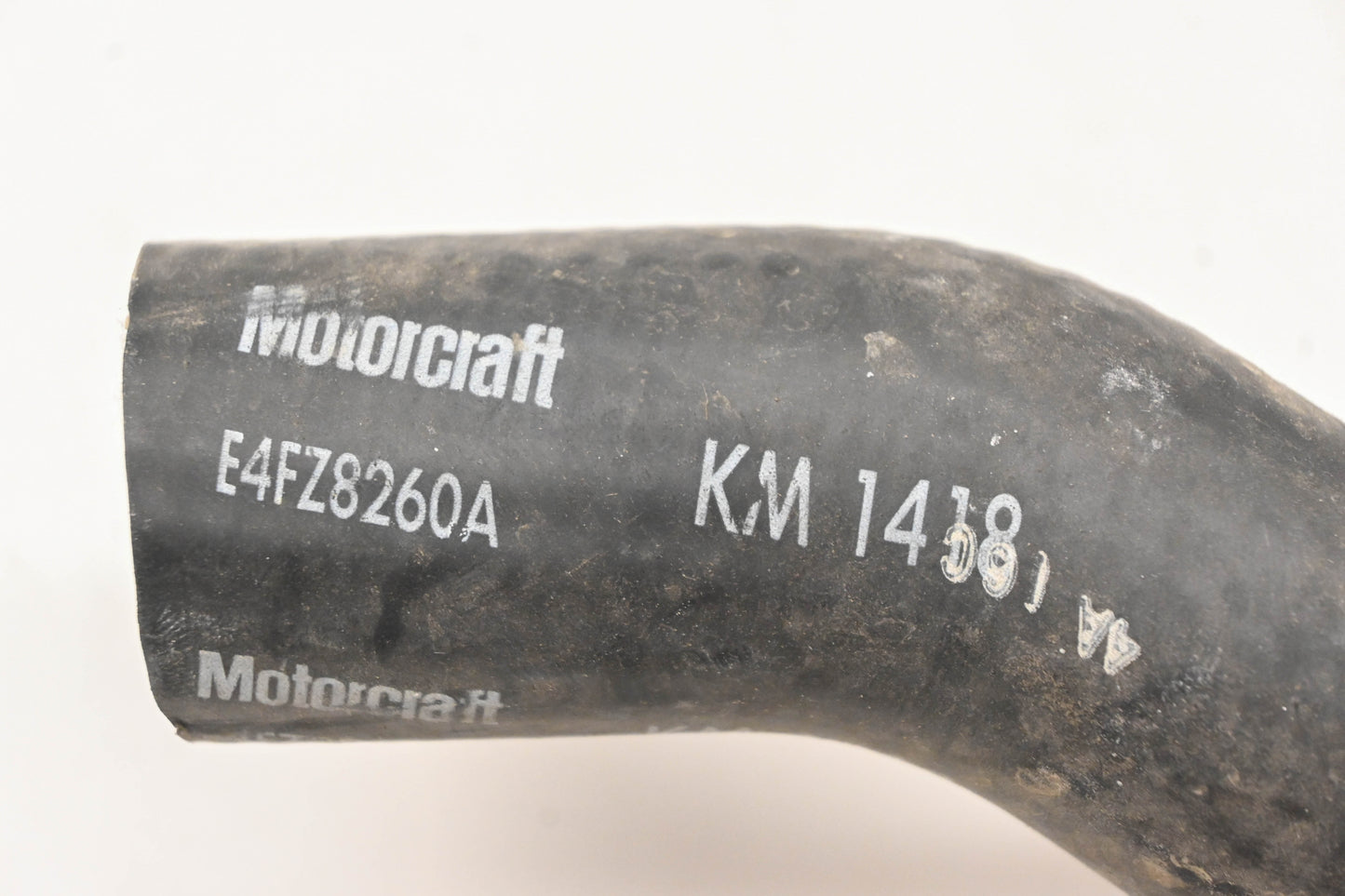 New OEM Motorcraft KM-1418, E4FZ-8260-A, KM1418 Radiator Coolant Hose NOS