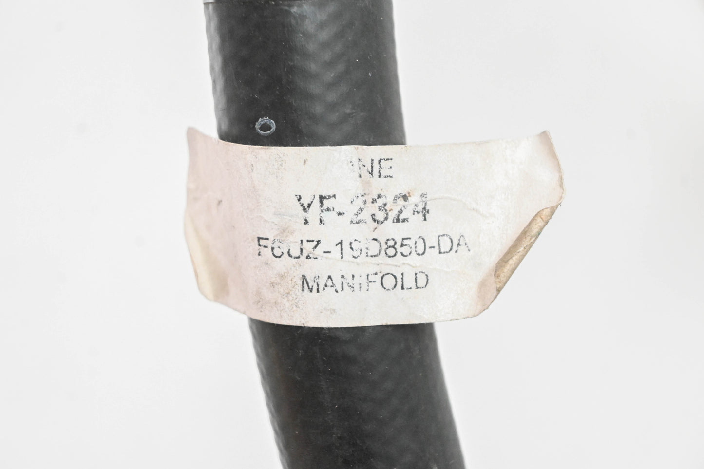 New OEM Motorcraft YF-2324, F6UZ-19D850-DA, YF2324 A/C Refrigerant Liquid Hose Assembly NOS