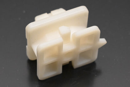 New OEM Ford F32Z-17C756-T Retainer Clip NOS