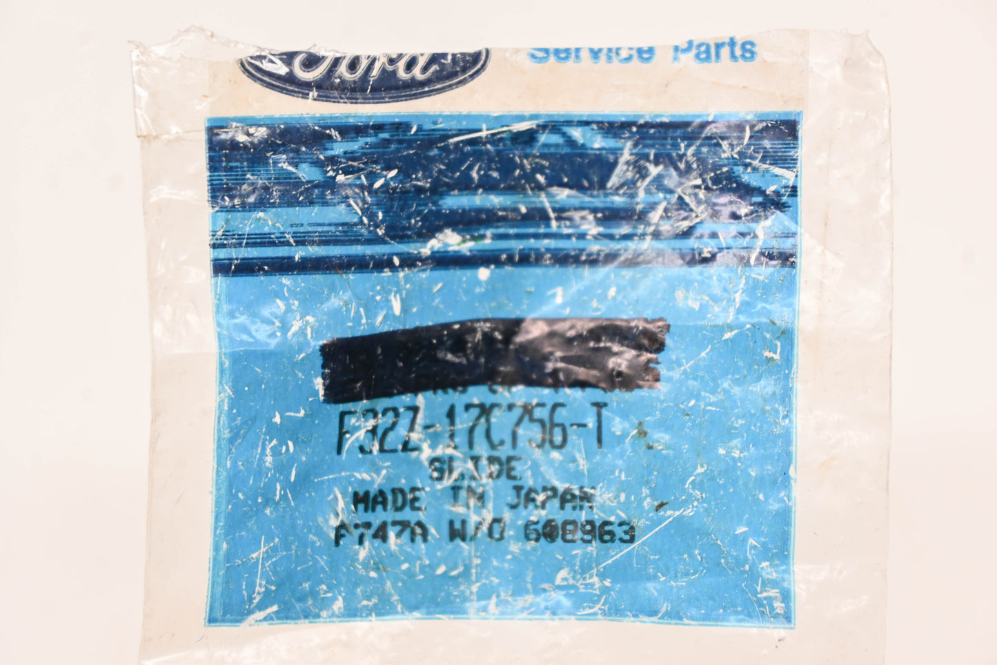 New OEM Ford F32Z-17C756-T Retainer Clip NOS