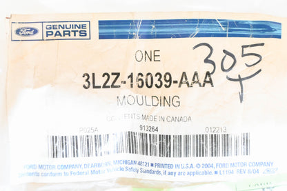 New OEM Ford 3L2Z-16039-AAA Front Left Fender Molding Panel NOS