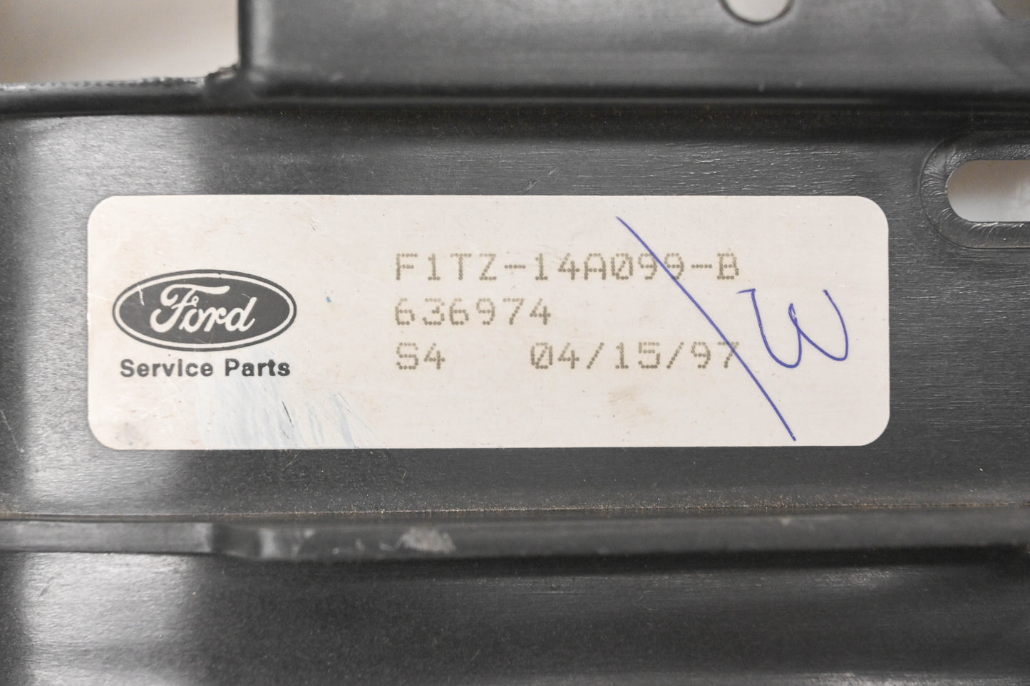 New OEM Ford F1TZ-14A099-B, F4ZC-1A096-BB Righthand Lower Cover Shield NOS