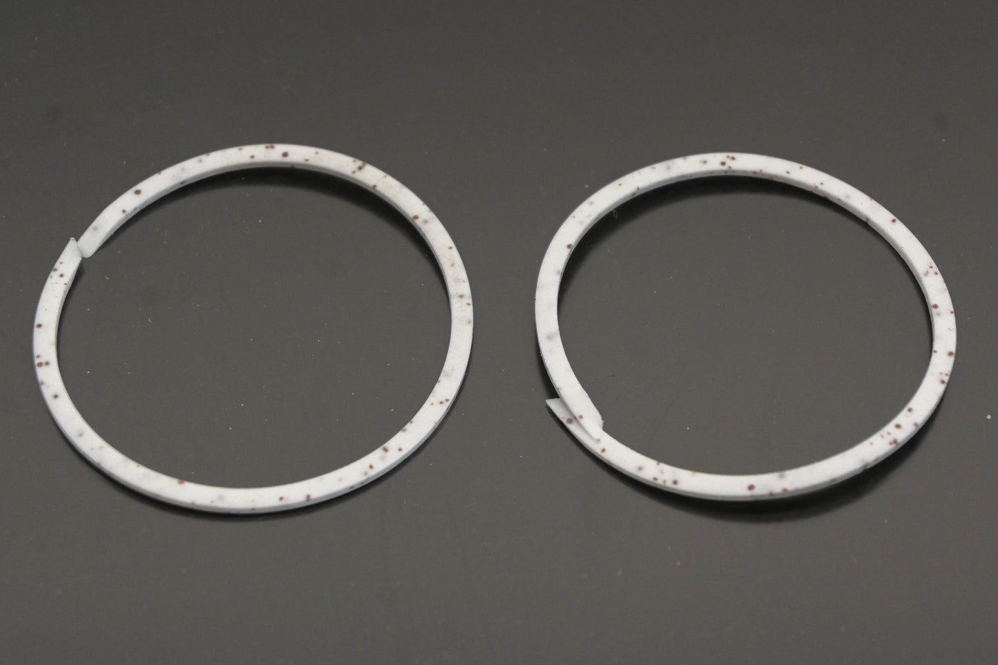 New OEM Ford E9TZ-7G402-A Transmission Coast Clutch Seals Qty 2 NOS