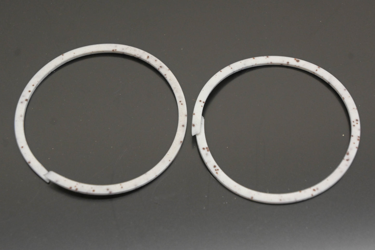 New OEM Ford E9TZ-7G402-A Transmission Coast Clutch Seals Qty 2 NOS