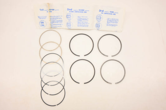 New OEM Ford F7AZ-6148-AA Piston Ring Kit NOS