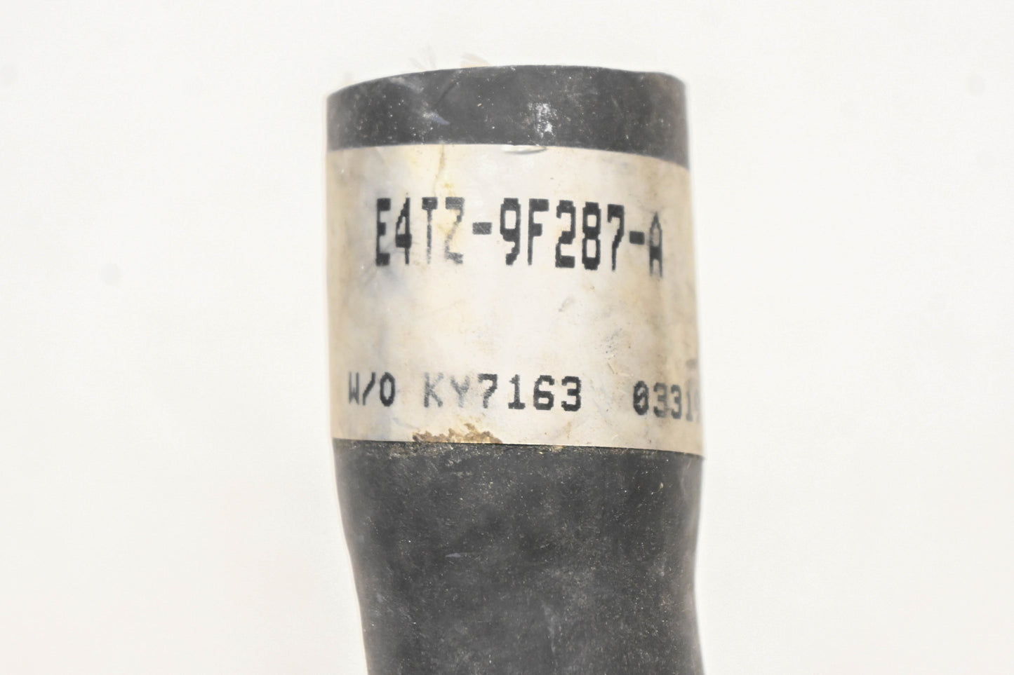 New OEM Ford E4TZ-9F287-A, E47Z-9F287-AA Air Bypass Valve Inlet Hose NOS