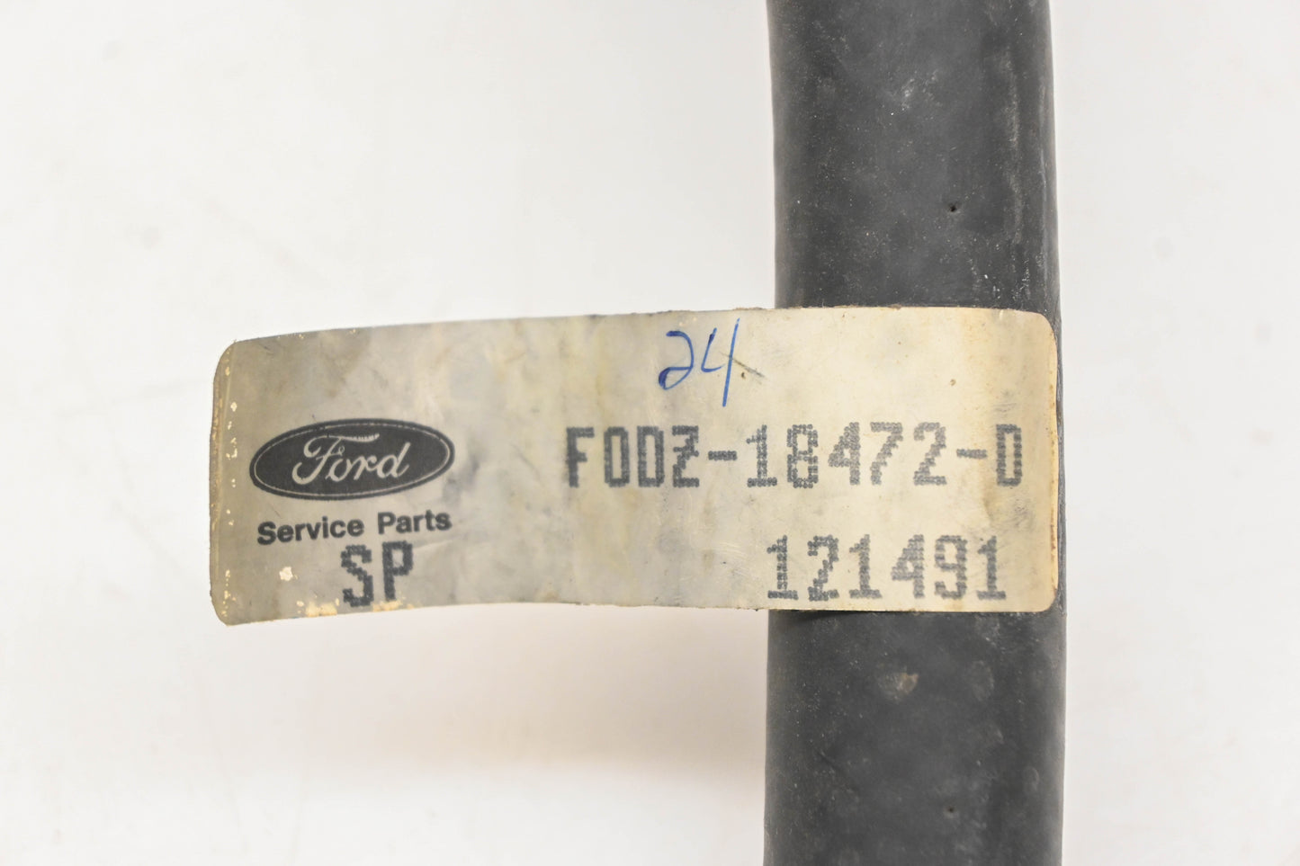 New OEM Ford F0DZ-18472-D, F0DH-18D359-CA Heater Hose NOS