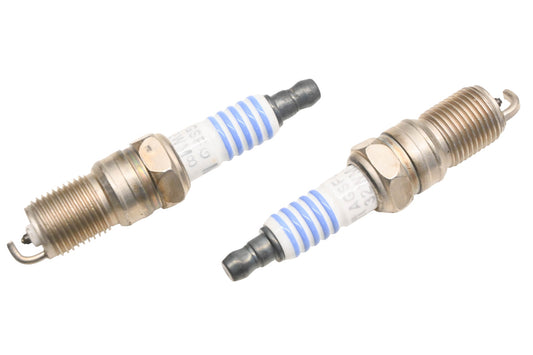 New OEM Motorcraft SP-433, AGSF32WM Spark Plugs Qty 2 NOS