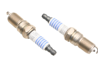 New OEM Motorcraft SP-433, AGSF32WM Spark Plugs Qty 2 NOS