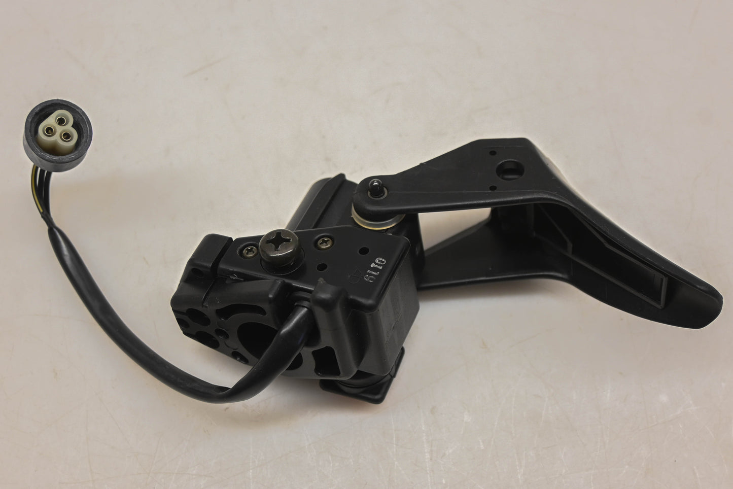 New OEM Yamaha 84M-82720-00-00 Righthand Throttle Control Lever Assembly NOS