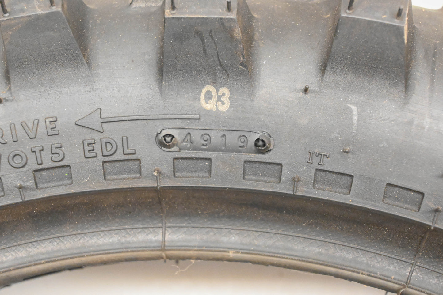 IRC Tires202-96 Volcanduro VE-33 100/100-17 58M NOS
