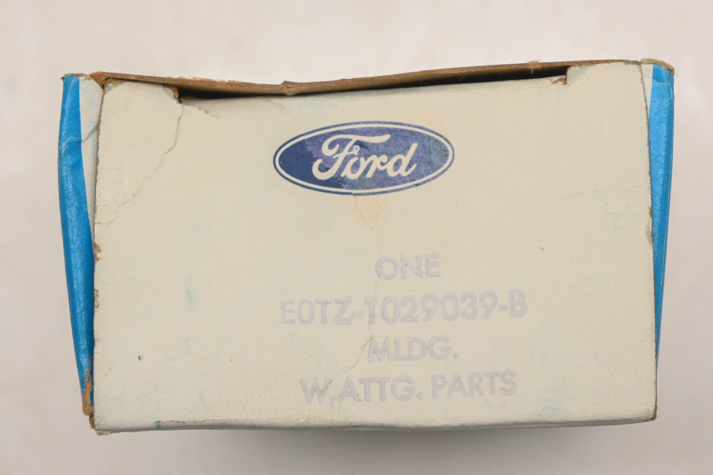 New OEM Ford E0TZ-1029039-B Corner Molding Trim Assembly NOS