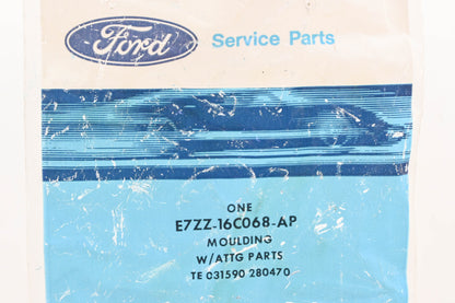 New OEM Ford E7ZZ-16C068-AP Right Front Fender Molding Panel NOS
