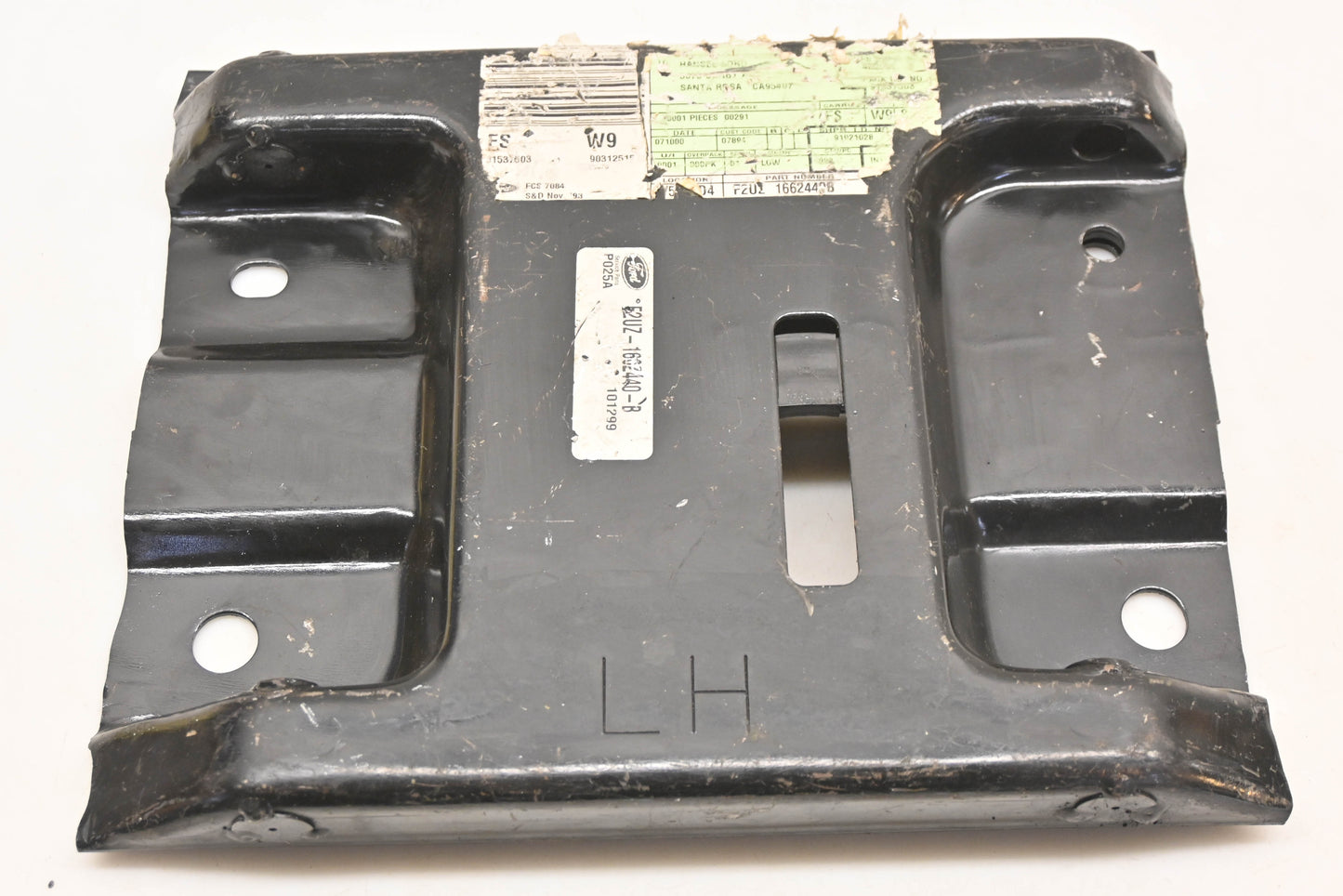 New OEM Ford F2UZ-1662440-B Right 2nd Row Seat Lock Stricker Plate NOS