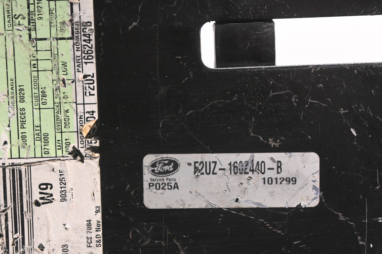 New OEM Ford F2UZ-1662440-B Right 2nd Row Seat Lock Stricker Plate NOS