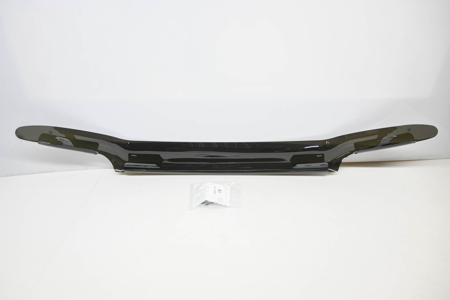 New OEM Ford 1L8Z-16C900-AA Hood Air Deflector Kit NOS
