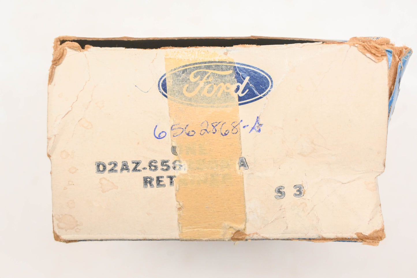 New OEM Ford D2AZ-6562868-A Ashtray NOS