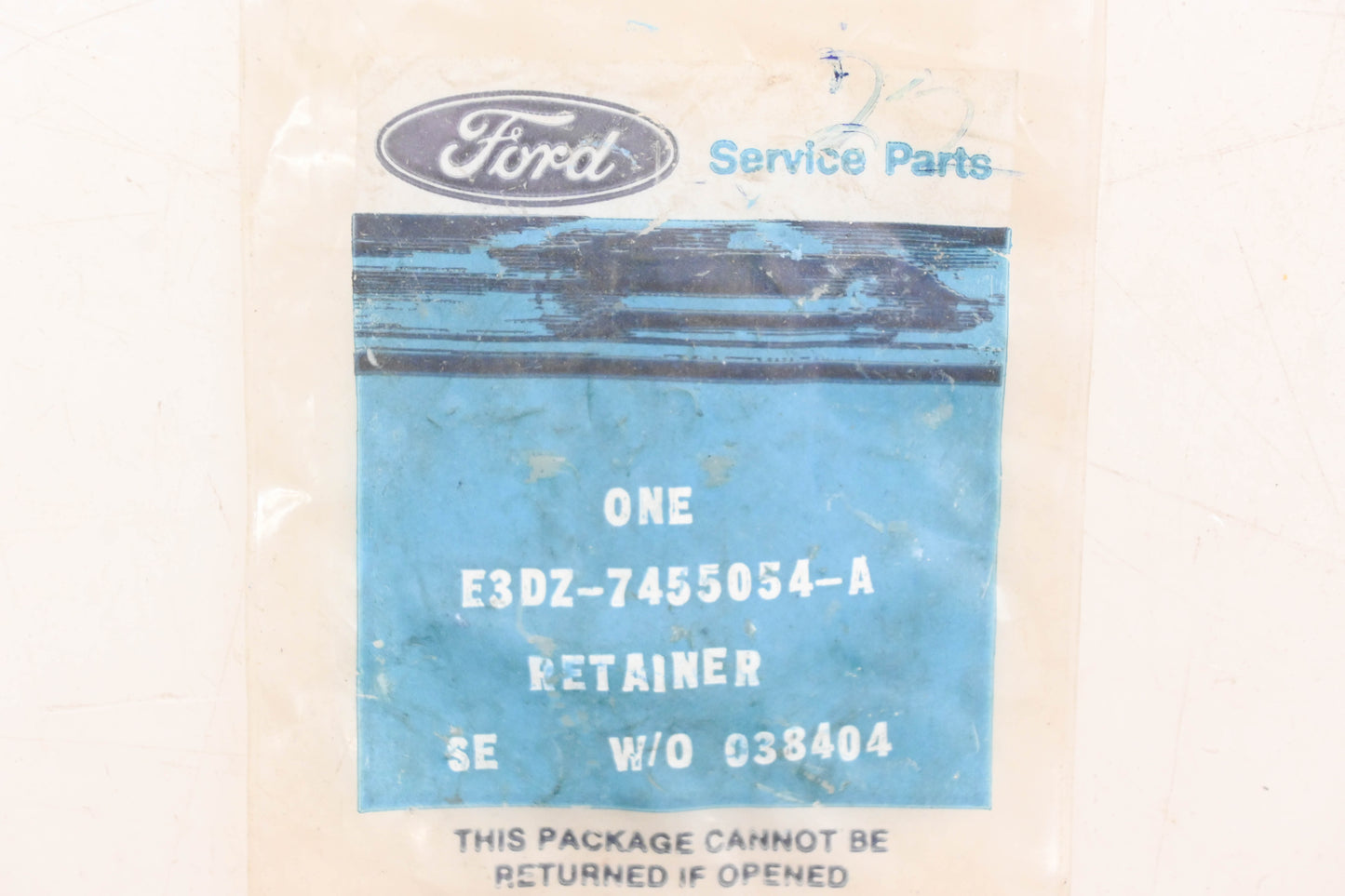 New OEM Ford E3DZ-7455054-A Retainer Clip NOS