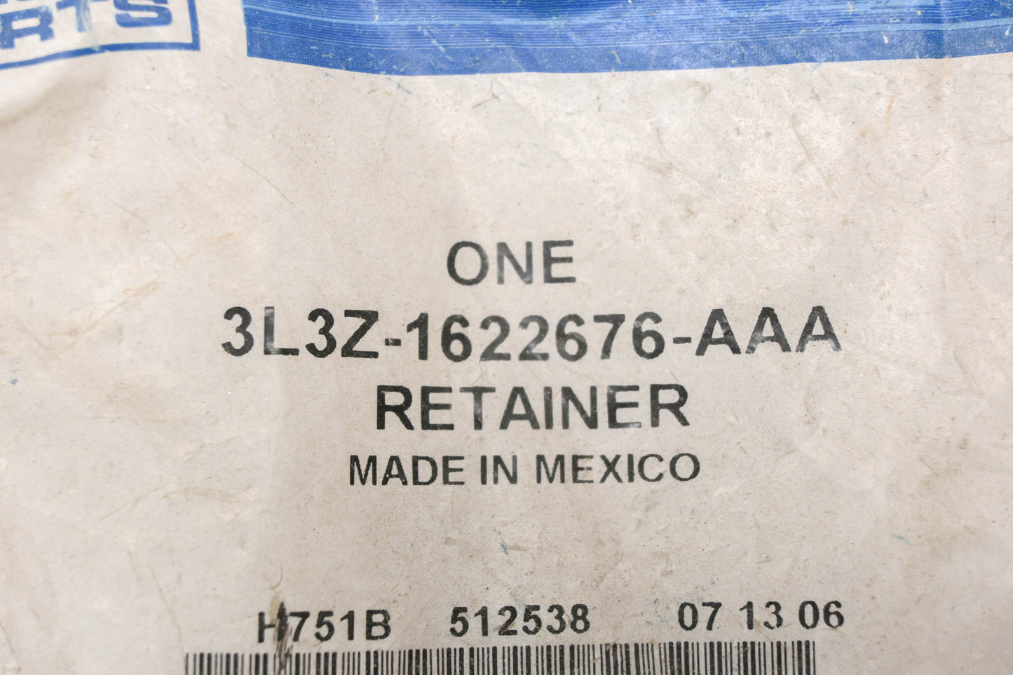 New OEM Ford 3L3Z-1622676-AAA Bezel/ Retainer NOS