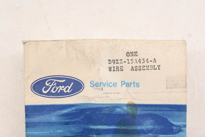 New OEM Ford D9ZZ-15A434-A Lamp Socket And Wire Harness NOS