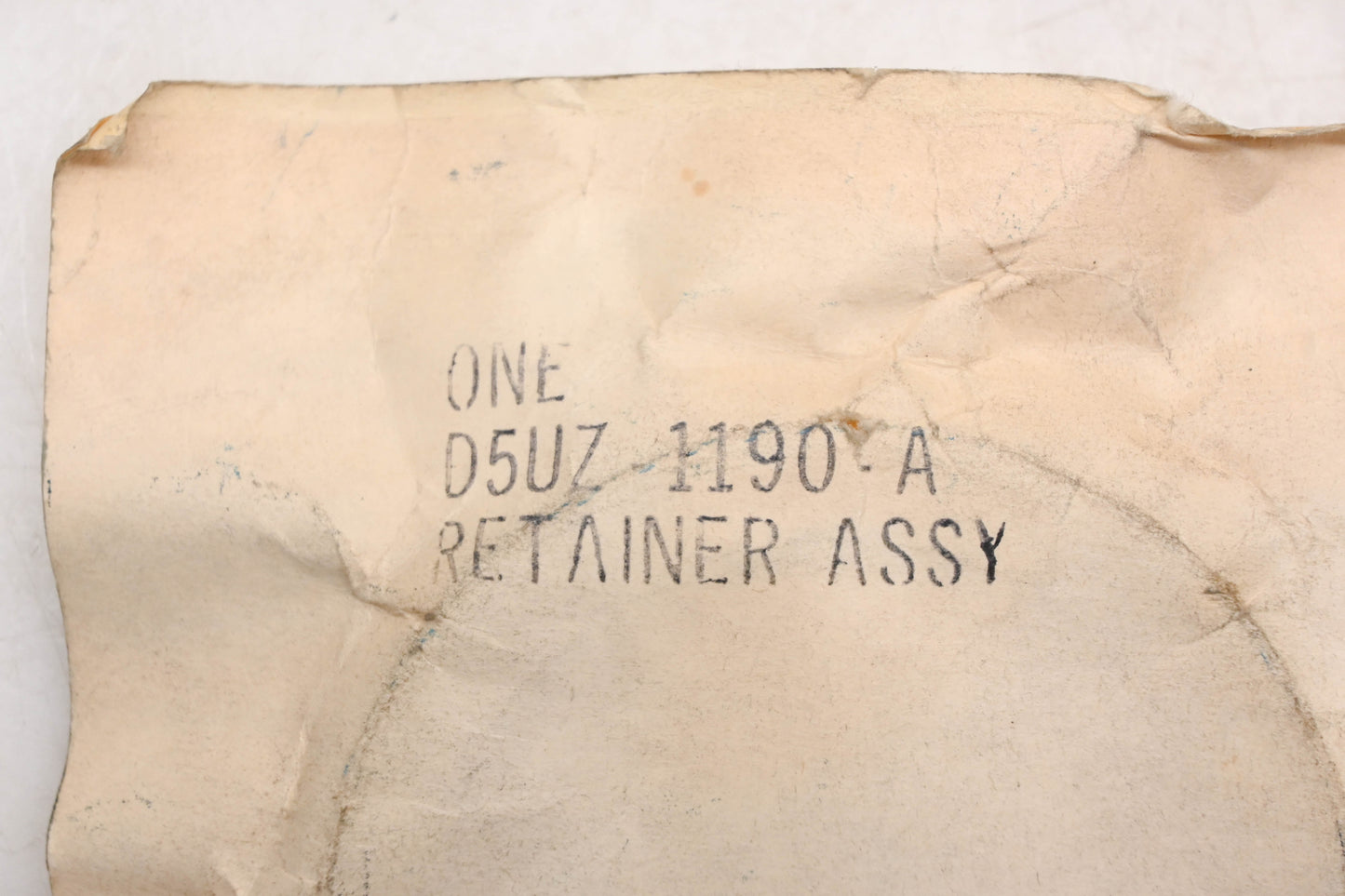 New OEM Ford D5UZ-1190-A Wheel Hub Retainer Seal NOS