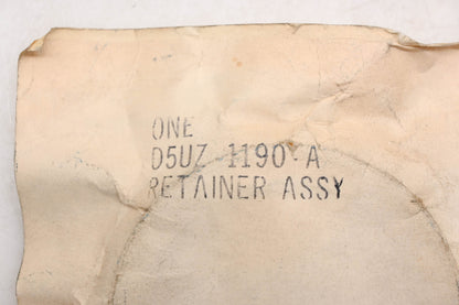 New OEM Ford D5UZ-1190-A Wheel Hub Retainer Seal NOS