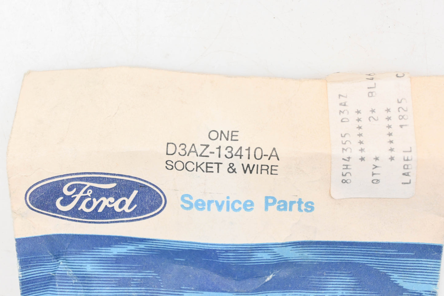 New OEM Ford D3AZ-13410-A, D2AB-14A553-CA Lamp Socket And Wire Harness NOS