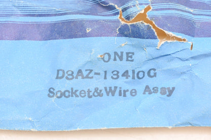 New OEM Ford D3AZ-13410-G Lamp Socket And Wire Harness NOS