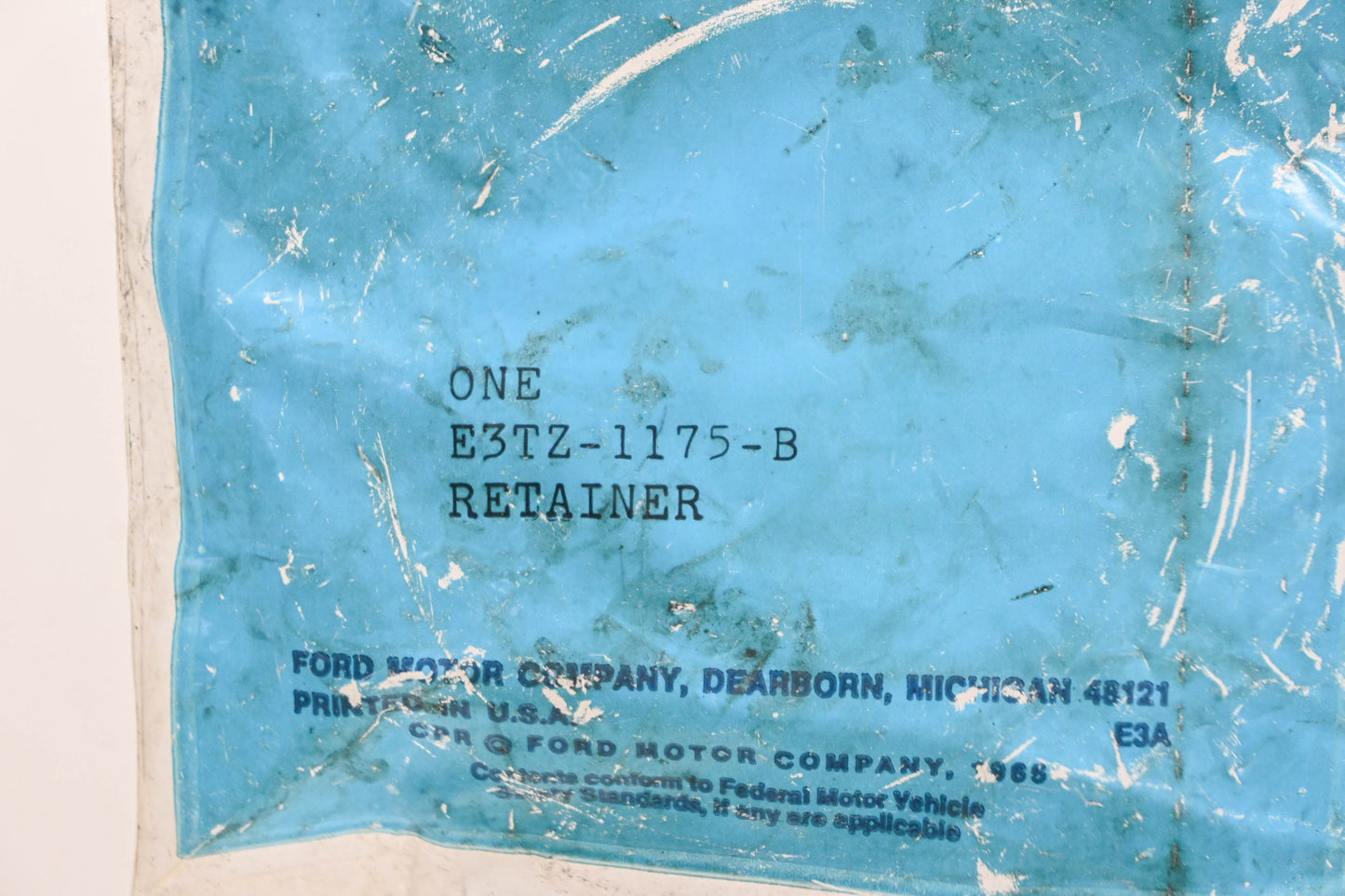 New OEM Ford E3TZ-1175-B Wheel Grease Seal Retainer NOS