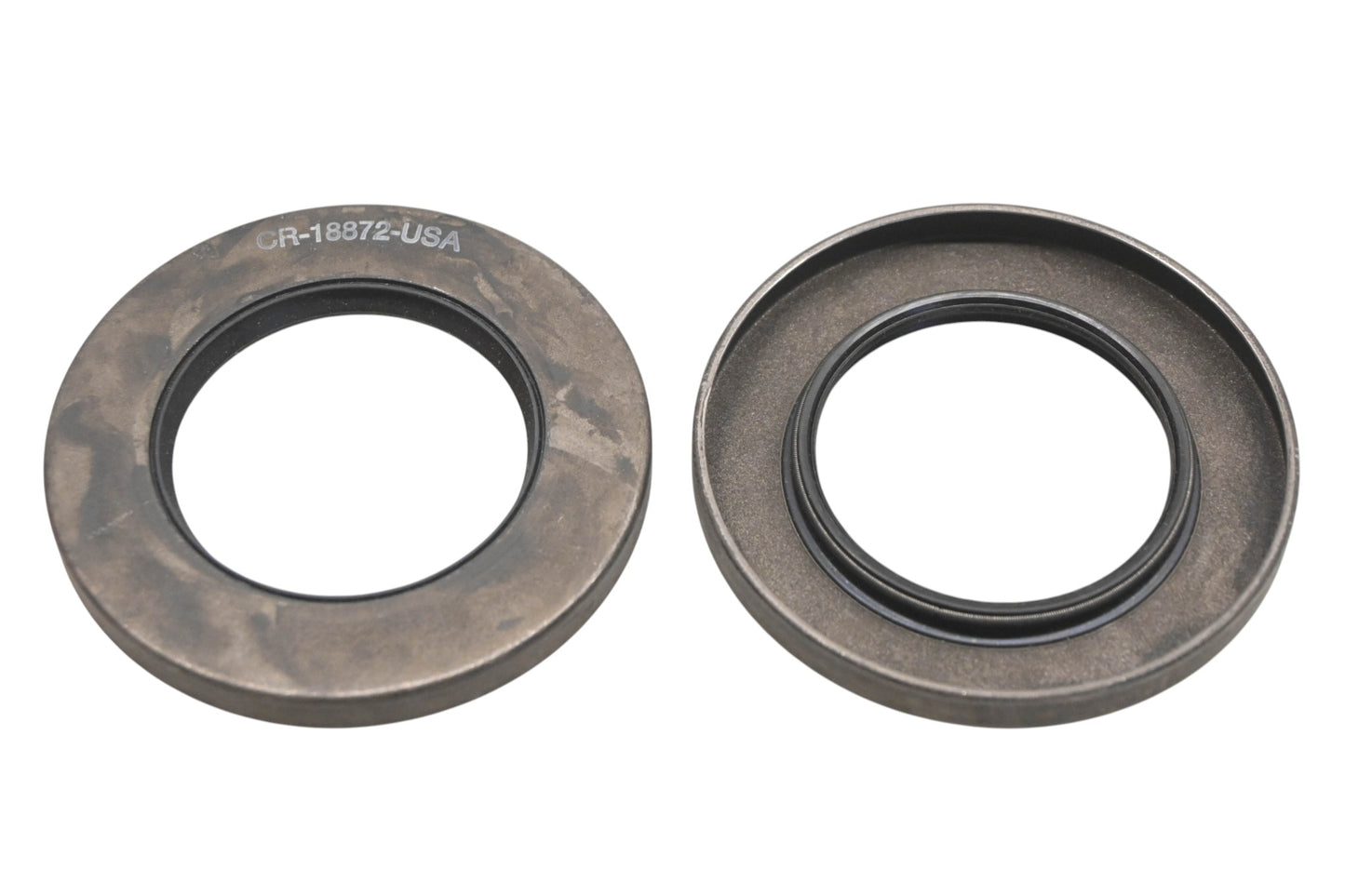 New OEM Ford D8TZ-7B215-B, 18872 Front Output Oil Seals Qty 2 NOS