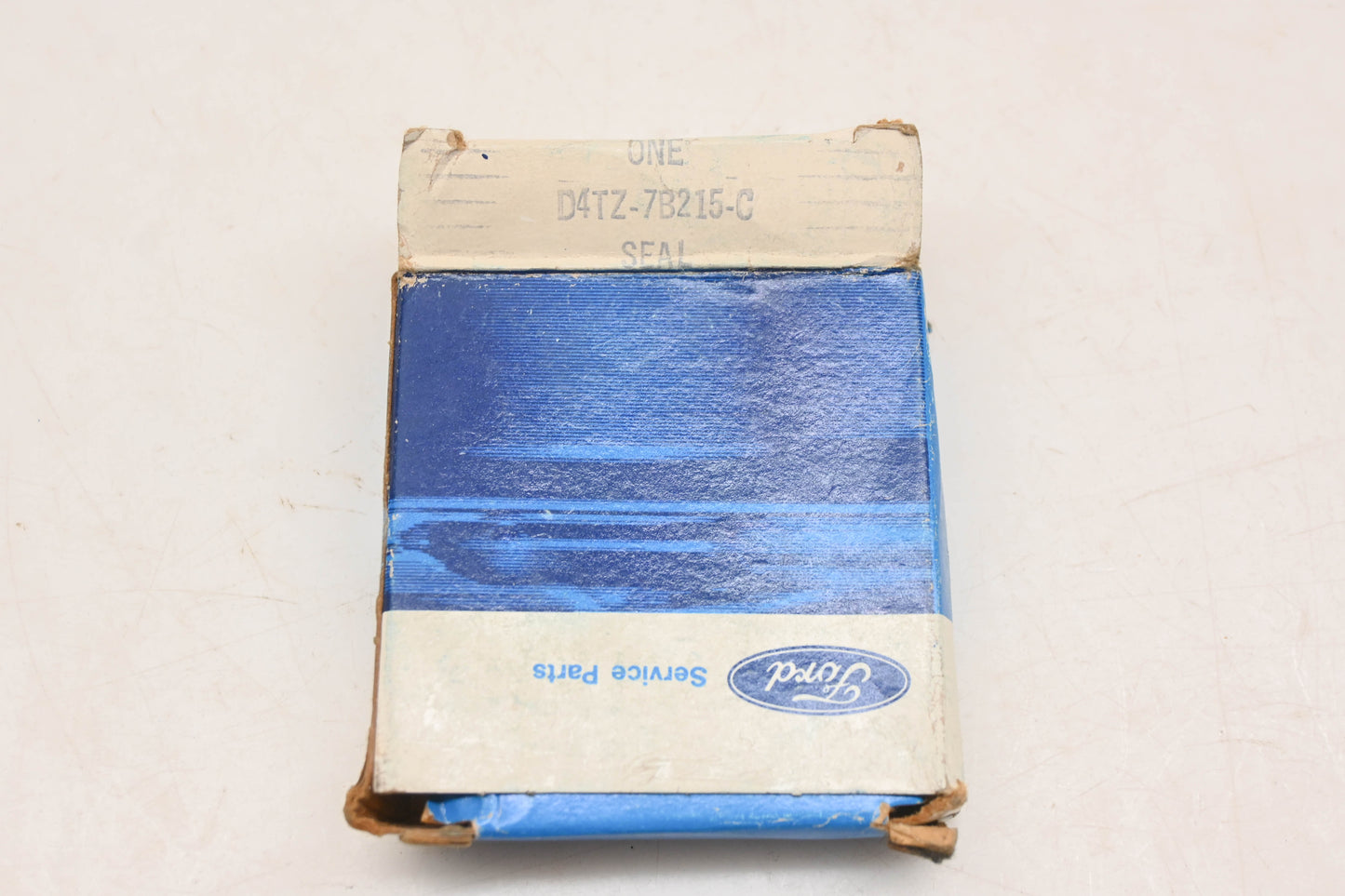 New OEM Ford D4TZ-7B215-C Output Shaft Oil Seal NOS