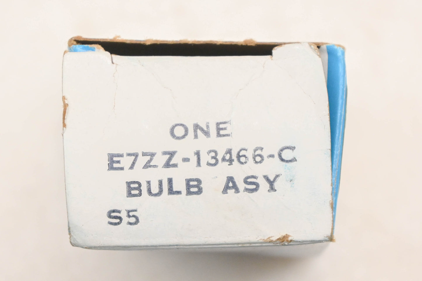New OEM Ford E7ZZ-13466-C Fog Lamp Bulb Assembly NOS