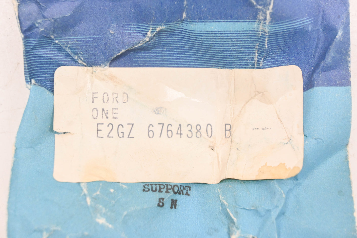New OEM Ford E2GZ-6764380-B Support NOS