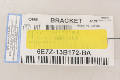 International 6E7Z-13B172-BA, 3586391C1 Left Headlamp Housing Support Bracket NOS