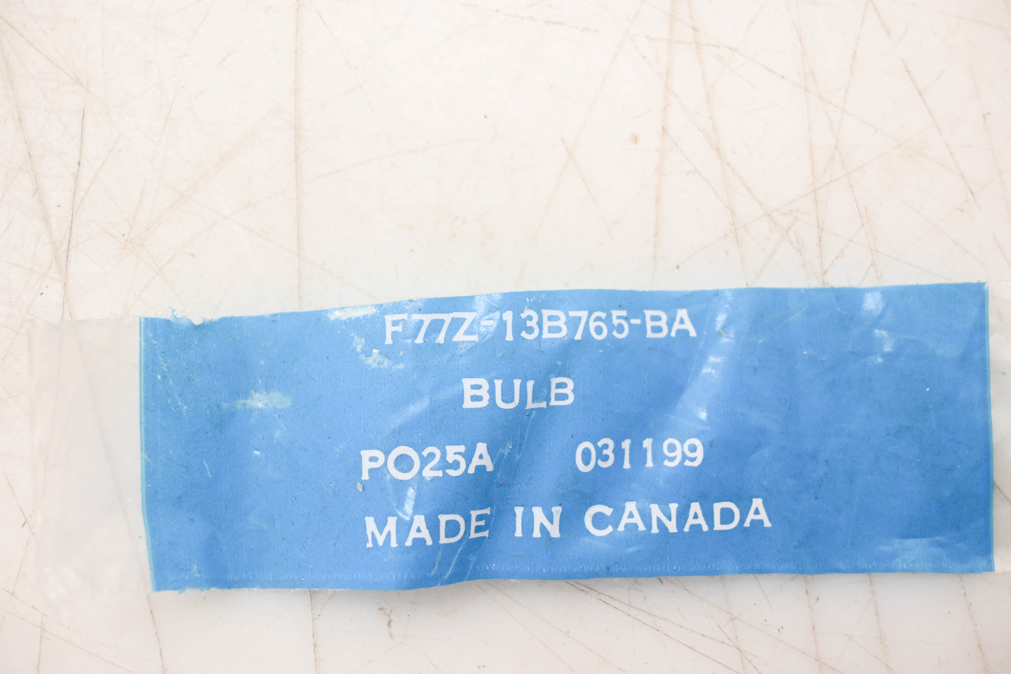 New OEM Ford F77Z-13B765-BA Red Bulb Socket Assembly NOS