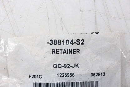 New OEM Ford 388104-S2 Retainer NOS
