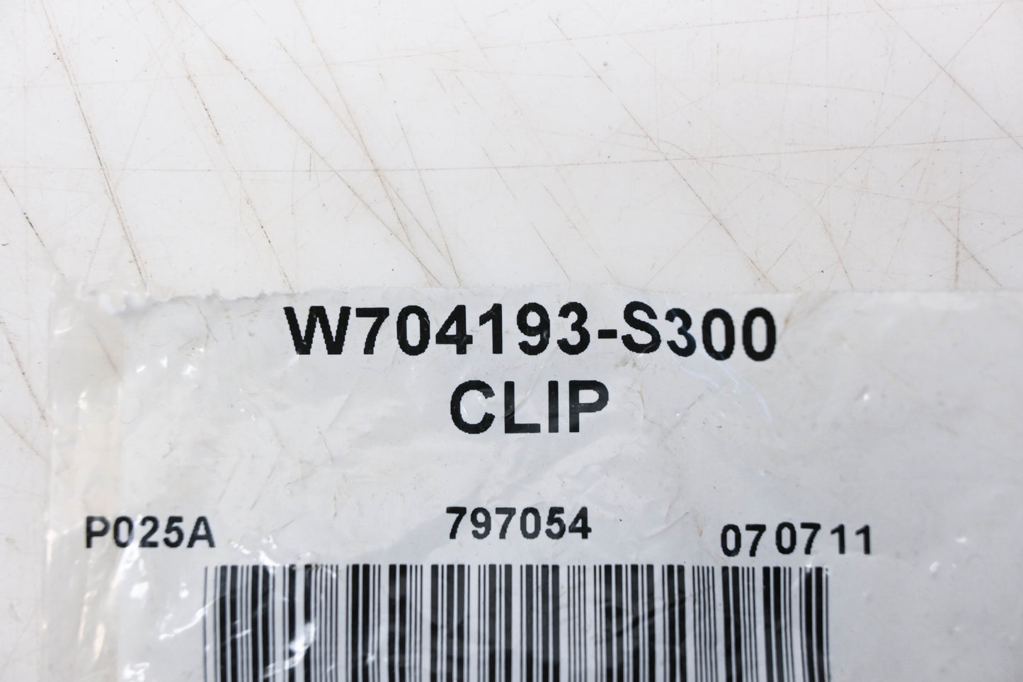New OEM Ford W704193-S300 Clip NOS