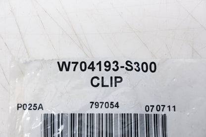 New OEM Ford W704193-S300 Clip NOS