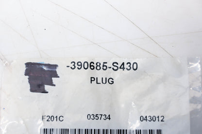 New OEM Ford 390685-S430 Plug NOS