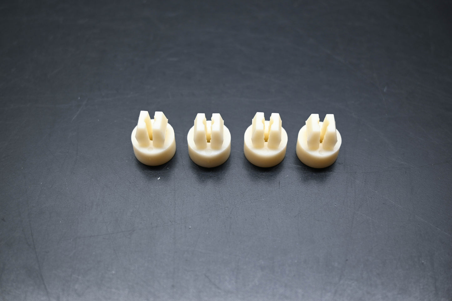 New OEM Ford 391951-S Inserts Qty 4 NOS