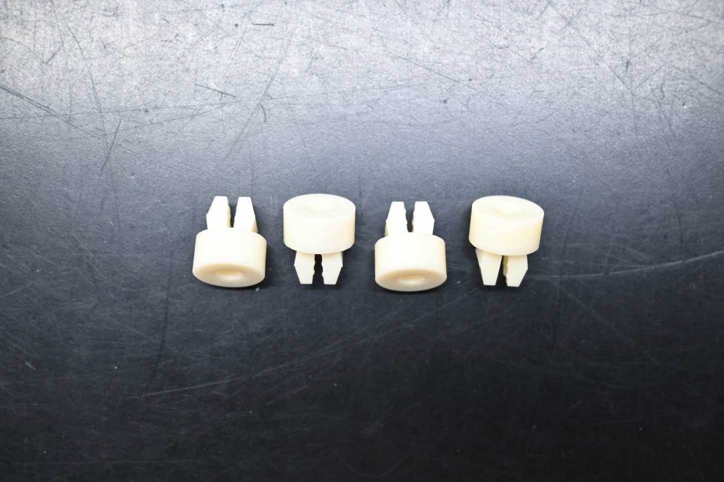 New OEM Ford 391951-S Inserts Qty 4 NOS