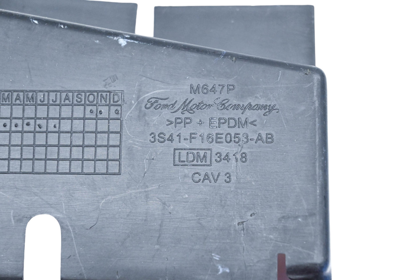 New OEM Ford 3S4Z-16102-AD, 3S41-F16E053-AB Front Left Fender Support Bracket NOS