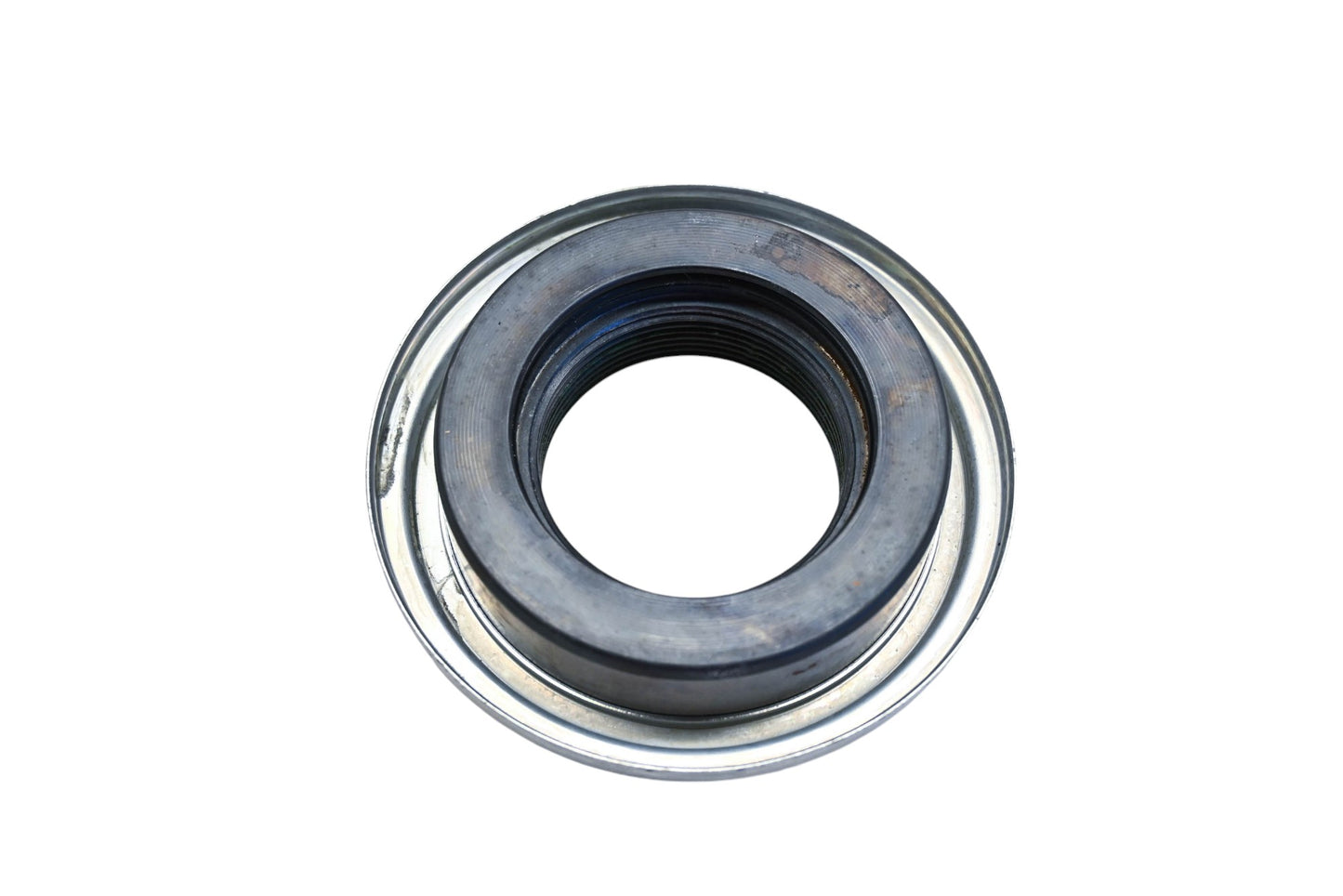 New OEM Ford BC3Z-7085-A, BC3P-7085 Transmission Output Shaft Bearing Retainer NOS