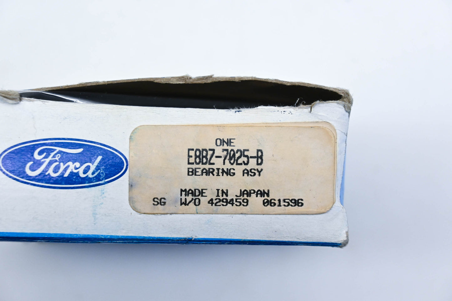 New OEM Ford E8BZ-7025-B NTN Manual Transmission Output Shaft Bearing NOS