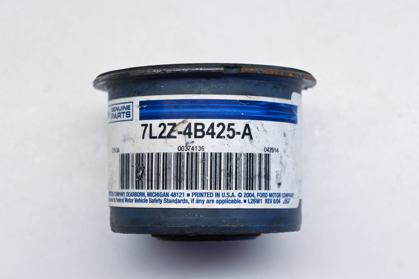 New OEM Ford 7L2Z-4B425-A, 7L24-4B425-AA Rear Differential Mount Insulator NOS