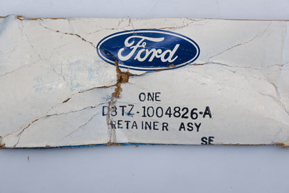 New OEM Ford D3TZ-1004826-A, D3TB-1004810-AW, D3TB-1004810-AWA Ashtray Bracket NOS