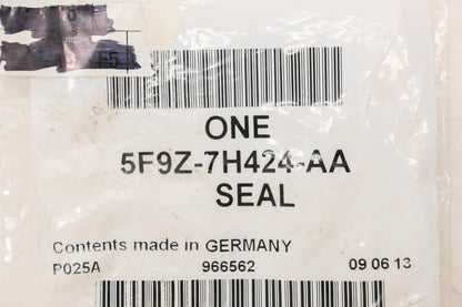 New OEM Ford 5F9Z-7H424-AA Transfer Case Shaft Seal NOS