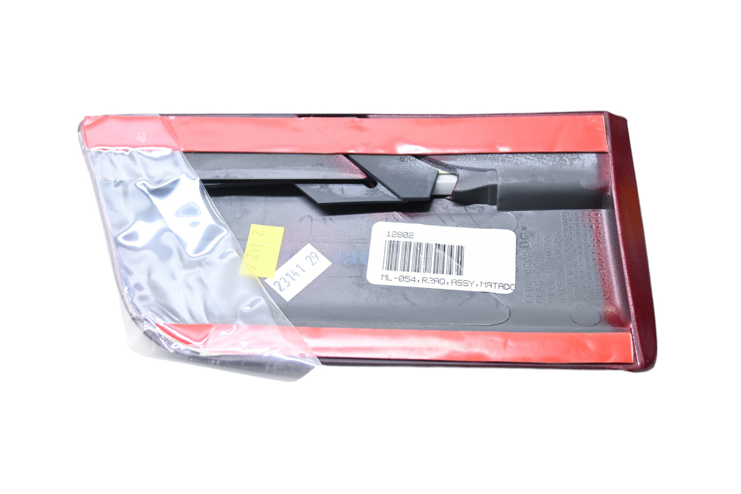 New OEM Ford F8MZ-16036-BAQ Fender Moulding Assembly NOS